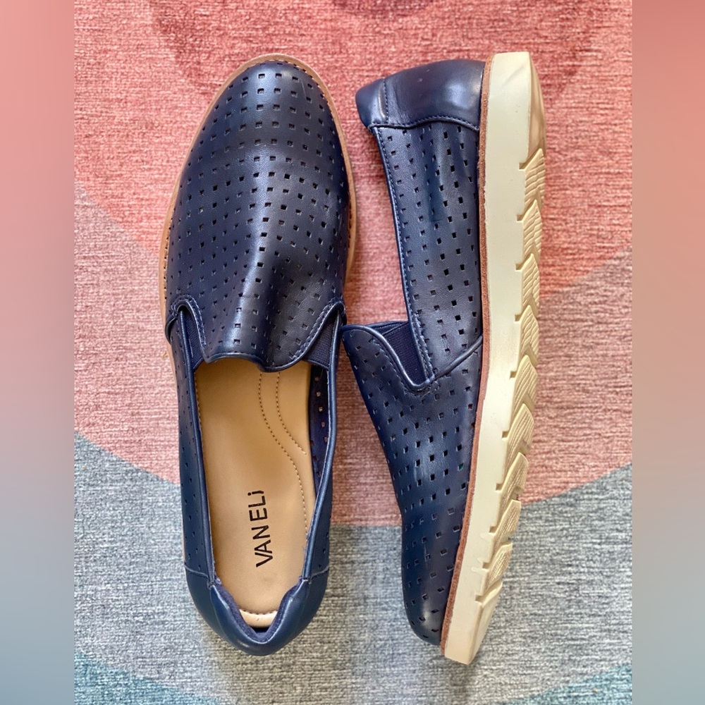 VANELi “JEMMA” perforated leather slip on loafer in navy blue, size 11 Narrow.